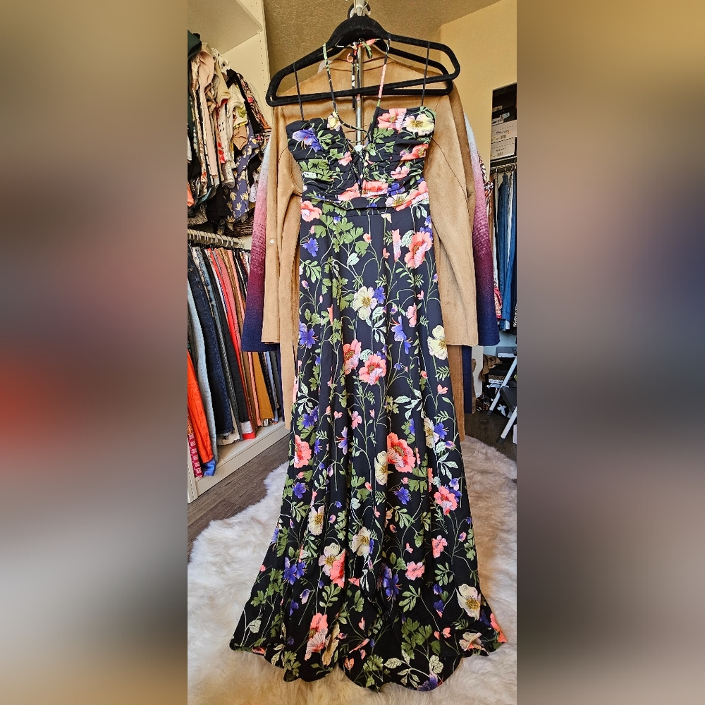 Express flower printed maxi dress. Size 2. - Picture 2 of 4